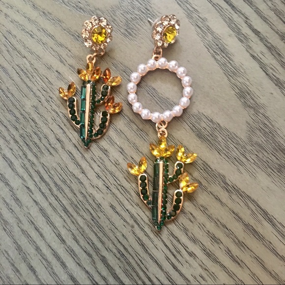 Jewelry - Desert Blooms Rhinestone Cactus Earrings